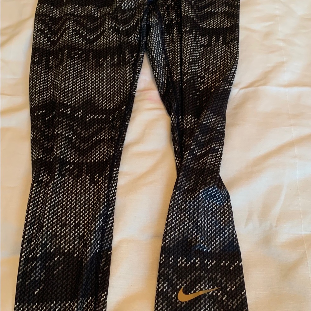 Nike Pro Leggings - Picture 6 of 7
